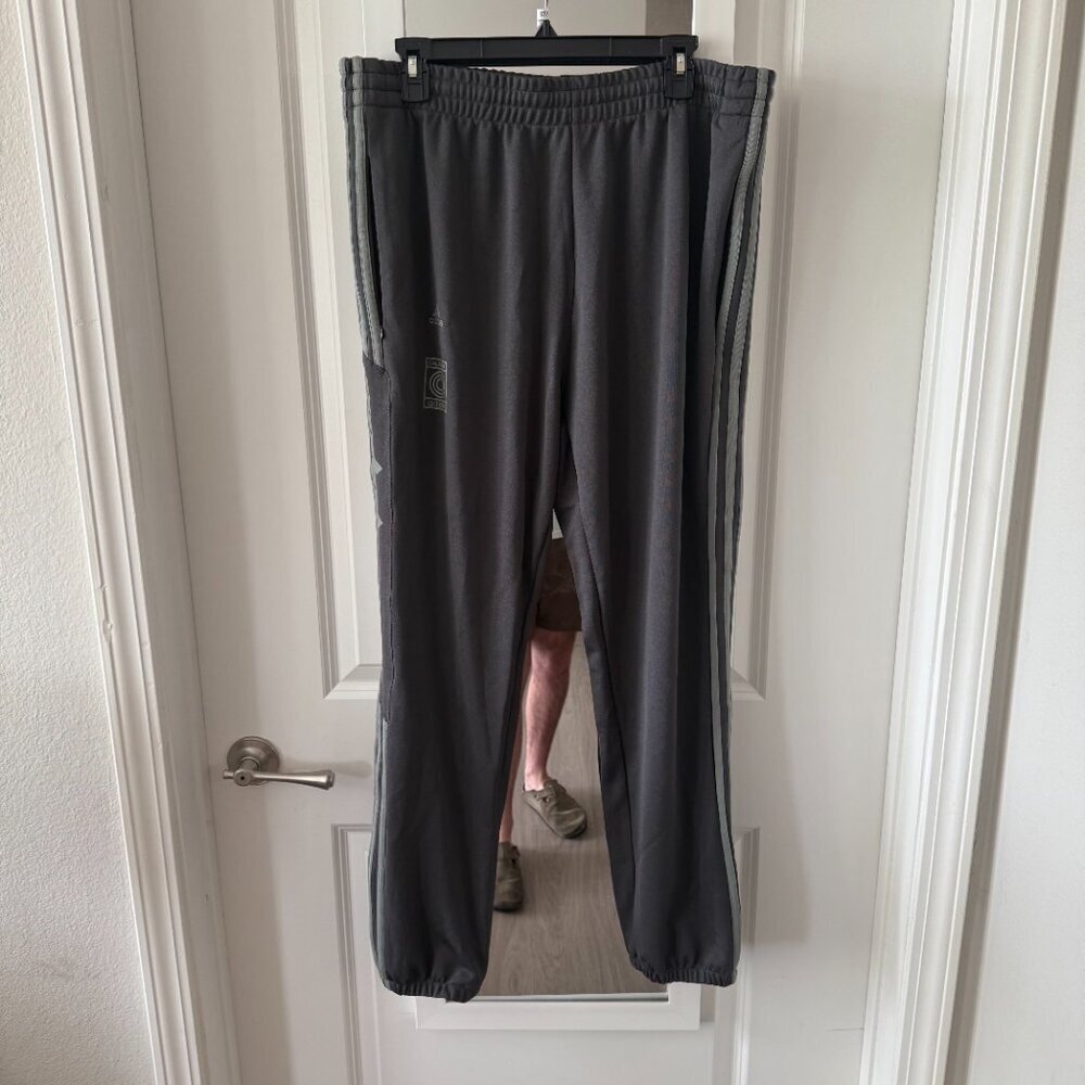 adidas Men's Yeezy 2018 Calabasas Track Pants Size Large Color Grey